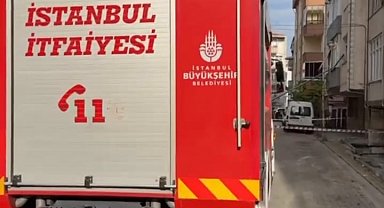 İstanbul- Küçükçekmece'de işçinin yaslandığı aydınlatma direği devrilerek eve girdi