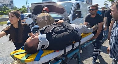 İstanbul - Maltepe'de 5 aracın karıştığı zincirleme kaza: 2 yaralı
