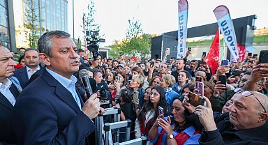 İstanbul - Özgür Özel, CHP İstanbul İl Başkanlığı önünde konuştu