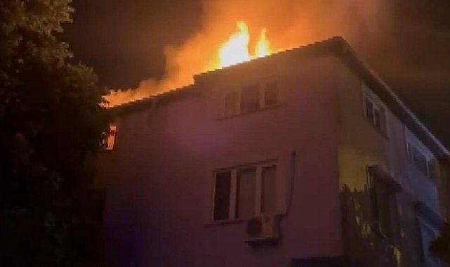 İstanbul - Sarıyer'de 3 katlı anaokulunun çatısı alev alev yandı