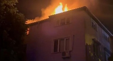 İstanbul - Sarıyer'de 3 katlı anaokulunun çatısı alev alev yandı