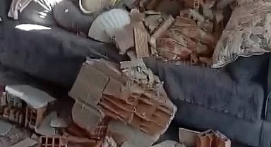 İstanbul - Sultangazi'de kontrollü yıkım sırasında bitişikteki bina hasar gördü