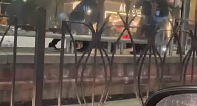 İstanbul - Sultangazi'de tramvay durağında taciz şüphelisi darbedildi