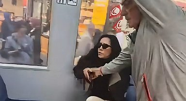 İstanbul - Tramvayda kadınların yer tartışması küfürlü kavgaya dönüştü