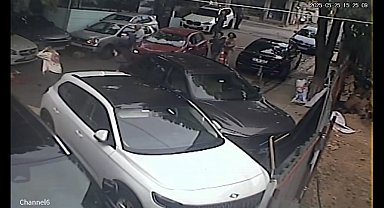 İstanbul - Üsküdar'da otomobil yayaya çarptı; kaza anı kamerada