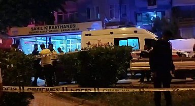 Kahvehanede otururken silahlı saldırıda yaralandı