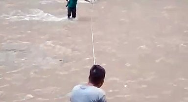 Kapıkaya Kanyonu'nda debinin yükselmesiyle mahsur kalan 35 kişiyi ekipler kurtardı