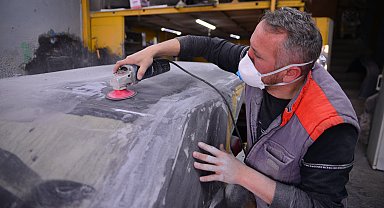 Kaportasını yeniden tasarladığı araçların sahipleri 'Bu benim mi' diyor