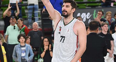 Karşıyakalı Muhsin Yaşar resmen Galatasaray'da