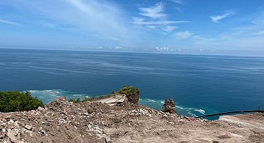 Kastamonu'da heyelan; Cide-İnebolu yolu ulaşıma kapandı