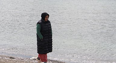 Kayıp balıkçının eşi, 132 gündür sahilde umutla bekliyor