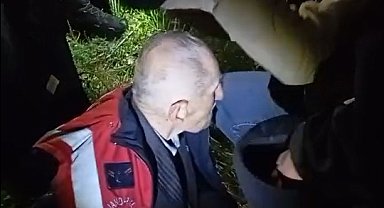 Kayıp olarak aranırken ormanda bulundu; jandarma üşümemesi için yelek ve beresini verdi