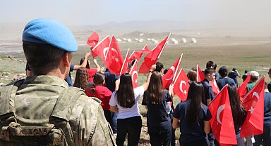 Kayseri'de 179 öğrenci, 'Mehmetçikle Bir Gün' projesi kapsamında 'Erciyes 2025 Tatbikatı'nı takip etti