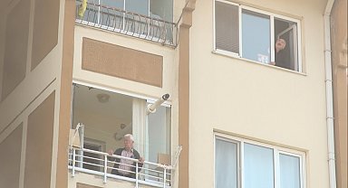 Kırıkkale'de 7 katlı apartmanda çıkan yangında mahsur kalan 10 kişi kurtarıldı