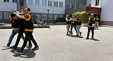 Kıskançlık nedeniyle eski sevgilisinin kovulmasını istediği kafeyi kurşunlattı