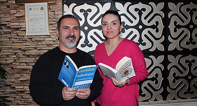 Kızını örnek aldı, 43 yaşında üniversitede okuyor