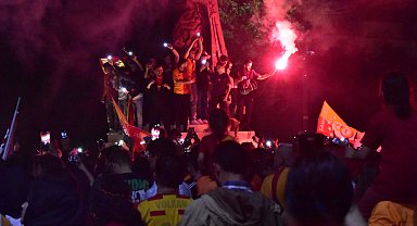 Konya'da Galatasaray taraftarı erken şampiyonluğu coşkuyla kutladı