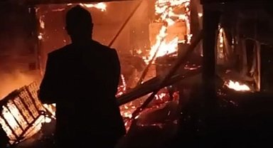 Köy fırını ile ardiyesi yangında kullanılamaz hale geldi