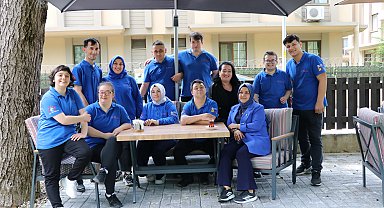 Kusursuz Kafe'nin kusursuz çalışanları