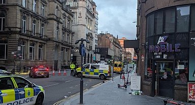 Liverpool'un şampiyonluk kutlamalarında bir araç kalabalığın arasında girdi: 47 yaralı