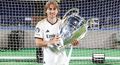 Luka Modric, sezon sonu Real Madrid'den ayrılacağını açıkladı