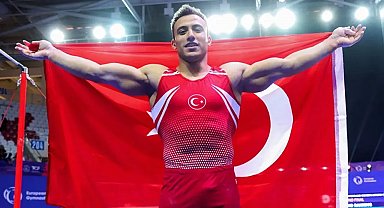 Madalya koleksiyoncusu Adem Asil