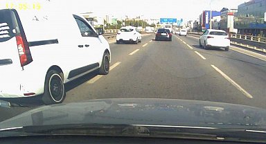 Makas atan ve emniyet şeridinden ilerleyen sürücüler kamerada