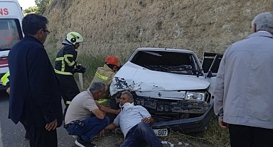 Mardin'de otomobiller çarpıştı: 3'ü çocuk, 8 yaralı