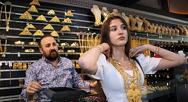 Milyonluk aşiret düğünlerinin yapıldığı Van'da altın alamayanlar imitasyon takıya yöneldi