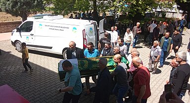 Motosiklet kazasında ölen Emirhan gözyaşlarıyla toprağa verildi