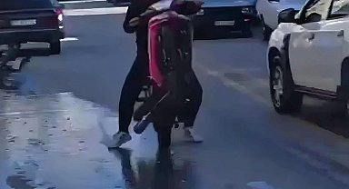 Motosikletle tek teker üzerinde giden sürücüye 41 bin lira ceza