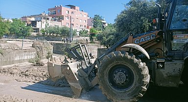 Osmaniye'de sel temizliği