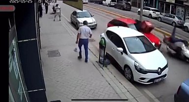 Otomobilin motosiklete çarptığı kaza kamerada