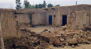 Pakistan'da fırtına: 25 ölü