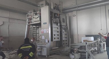 Pamuk fabrikasında yangın; 2 işçi dumandan etkilendi