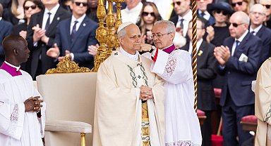 Papa 14'üncü Leo, resmen göreve başladı