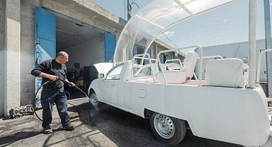 Papalık arabası, Gazze'deki çocuklar için mobil sağlık kliniğine dönüştürülüyor