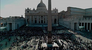 Papalık seçimi süreci başladı