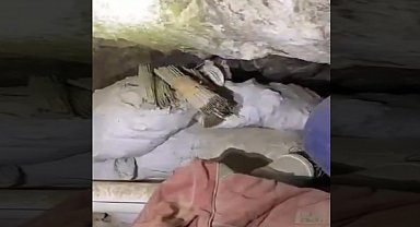 Pençe-Kilit bölgesinde tespit edilen mağarada silah ve mühimmat ele geçirildi