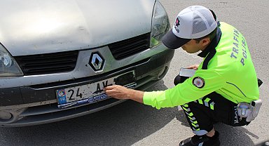 Plakasını bantla kapattı, polise yakalanınca; 'Cenazem var' dedi