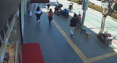 Polisin durdurduğu sürücü, arkadaşını ve motosikletini bırakıp kaçtı
