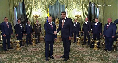 Putin, Venezuela Devlet Başkanı Maduro ile Kremlin'de bir araya geldi