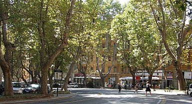 Roma'da Alman turist, tarihi eseri skuterle taşırken yakalandı