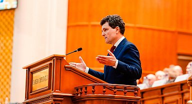 Romanya'nın yeni cumhurbaşkanı Nicuşor Dan, yemin ederek göreve başladı