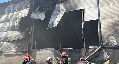 Sakarya'da kontrplak üretim tesisinde yangın