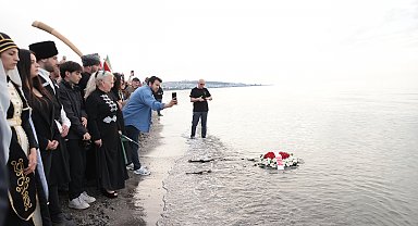 Samsun'da 10 bin kişi, Çerkes Soykırımı ve Sürgünü'nde yaşamını yitirenleri andı