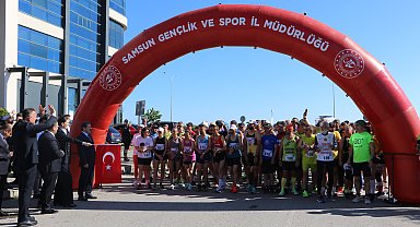 Samsun'da 19 Mayıs Uluslararası Yarı Maratonu başladı