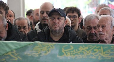 Sanatçı Serkan Keskin'in annesi İzmit'te toprağa verildi