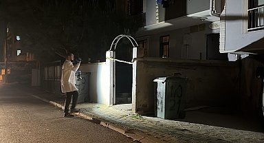 Silah sesi duyan komşuları yaralı halde buldu