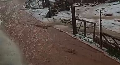 Sivas'ta sağanak ve dolu sele neden oldu